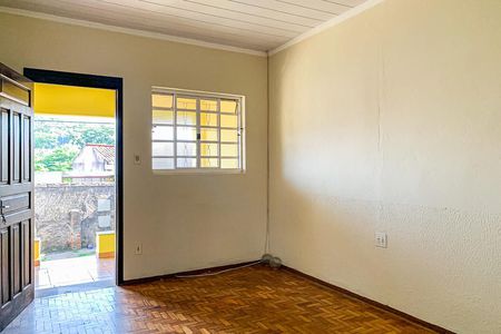 Casa à venda com 60m², 2 quartos e 2 vagas Casa à venda com 60m², 2 quartos e 2 vagasSala