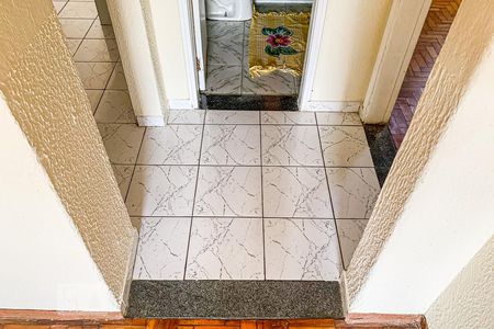 Casa à venda com 60m², 2 quartos e 2 vagas Casa à venda com 60m², 2 quartos e 2 vagasCorredor