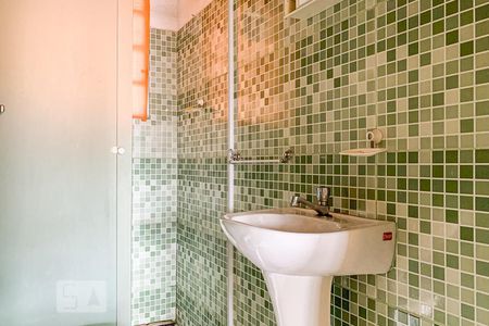 Casa à venda com 60m², 2 quartos e 2 vagas Casa à venda com 60m², 2 quartos e 2 vagasBanheiro