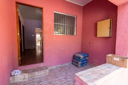 Casa à venda com 90m², 2 quartos e 2 vagas Casa à venda com 90m², 2 quartos e 2 vagasEntrada