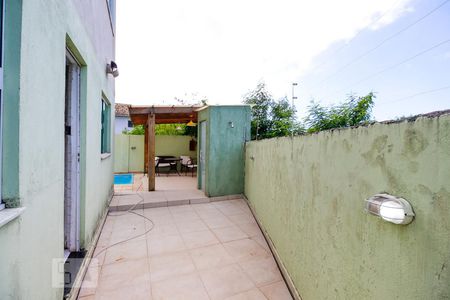 Casa à venda com 220m², 3 quartos e 3 vagasQuintal