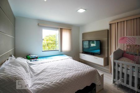 Casa à venda com 220m², 3 quartos e 3 vagasSuíte