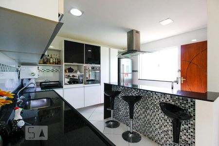 Casa à venda com 220m², 3 quartos e 3 vagasCozinha