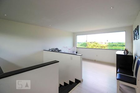 Casa à venda com 220m², 3 quartos e 3 vagasSótão