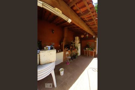 Casa à venda com 288m², 3 quartos e 3 vagasChurrasqueira