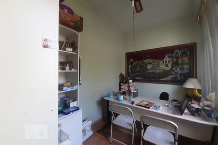 Casa à venda com 288m², 3 quartos e 3 vagasEscritório