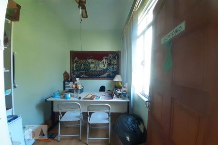 Casa à venda com 288m², 3 quartos e 3 vagasEscritório