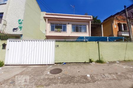 Casa à venda com 288m², 3 quartos e 3 vagasFachada