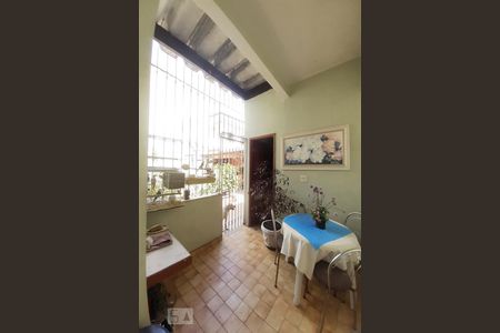 Casa à venda com 288m², 3 quartos e 3 vagasÁrea de Serviço