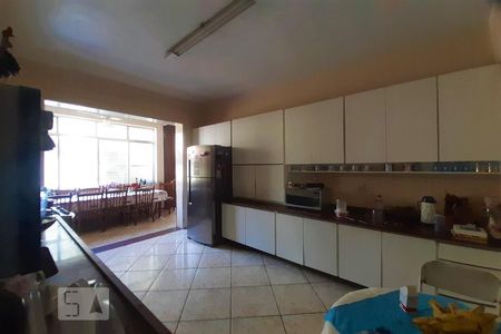 Casa à venda com 288m², 3 quartos e 3 vagasCozinha