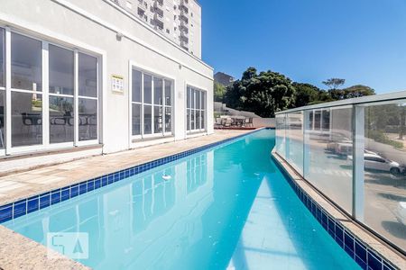 Apartamento à venda com 56m², 2 quartos e 1 vaga Apartamento à venda com 56m², 2 quartos e 1 vagaÁrea comum - Piscina