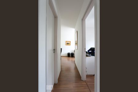 Apartamento à venda com 76m², 3 quartos e 2 vagas Apartamento à venda com 76m², 3 quartos e 2 vagasCorredor