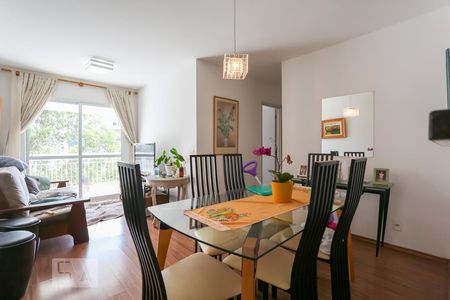 Sala de apartamento à venda com 3 quartos, 76m² em Vila Suzana, São Paulo