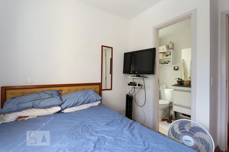 Apartamento à venda com 76m², 3 quartos e 2 vagas Apartamento à venda com 76m², 3 quartos e 2 vagasSuíte