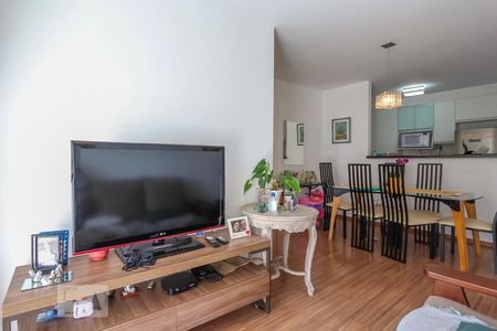 Sala de apartamento à venda com 3 quartos, 76m² em Vila Suzana, São Paulo