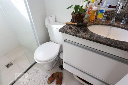 Apartamento à venda com 76m², 3 quartos e 2 vagas Apartamento à venda com 76m², 3 quartos e 2 vagasBanheiro da suíte