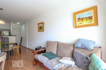 Sala de apartamento à venda com 3 quartos, 76m² em Vila Suzana, São Paulo
