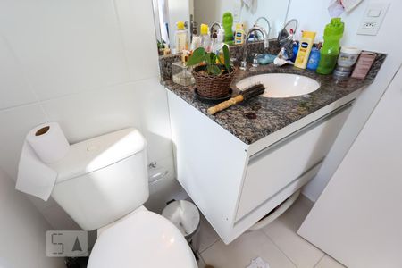 Apartamento à venda com 76m², 3 quartos e 2 vagas Apartamento à venda com 76m², 3 quartos e 2 vagasBanheiro da suíte