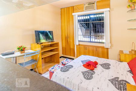 Quarto/ Sala de kitnet/studio para alugar com 1 quarto, 36m² em Itapuã, Salvador