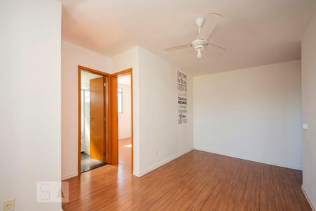 Sala  de apartamento para alugar com 2 quartos, 49m² em Protásio Alves, Porto Alegre
