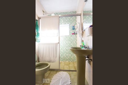 Casa à venda com 175m², 4 quartos e 2 vagasBanheiro da Suite