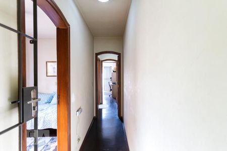 Casa à venda com 175m², 4 quartos e 2 vagasCorredor