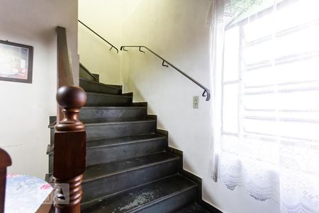 Casa à venda com 175m², 4 quartos e 2 vagasEscada
