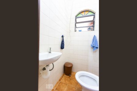 Casa à venda com 175m², 4 quartos e 2 vagasBanheiro de Serviço