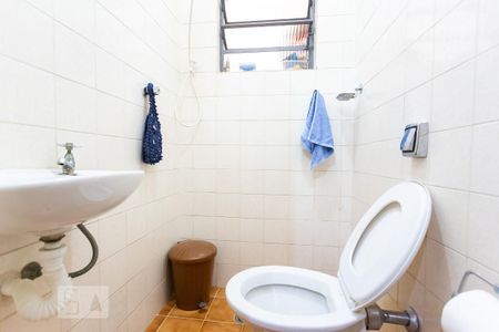 Casa à venda com 175m², 4 quartos e 2 vagasBanheiro de Serviço