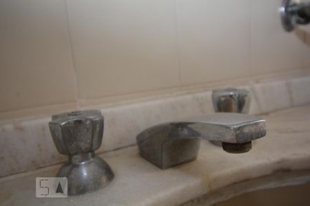 Apartamento para alugar com 71m², 2 quartos e 1 vagaBanheiro - Torneira