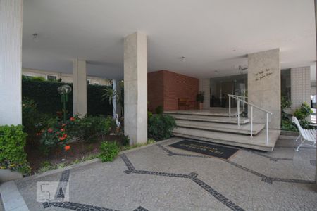 Apartamento para alugar com 71m², 2 quartos e 1 vagaFachada