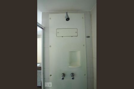 Banheiro de kitnet/studio à venda com 1 quarto, 28m² em Nova Piraju, São Paulo