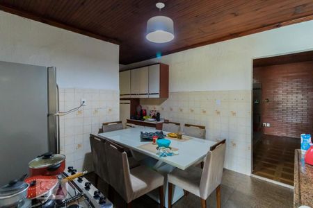 Cozinha 1 de casa à venda com 2 quartos, 1000m² em Vila Taquari, São Paulo