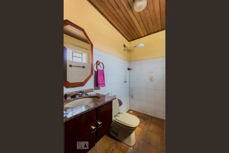 Casa à venda com 1000m², 2 quartos e 6 vagasBanheiro da Suíte