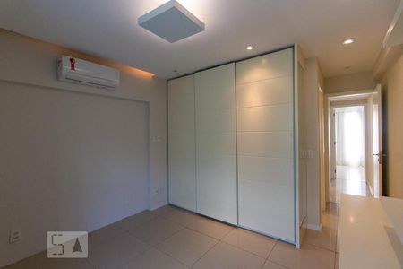 Suite de apartamento para alugar com 3 quartos, 106m² em Humaitá, Rio de Janeiro