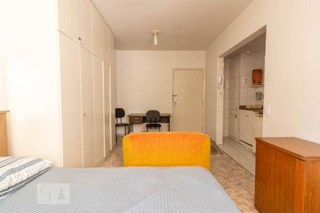 Quarto de kitnet/studio para alugar com 1 quarto, 30m² em Pinheiros, São Paulo