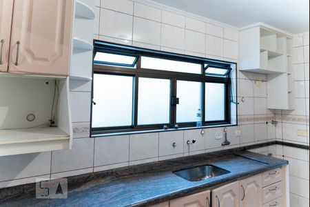 Casa à venda com 250m², 6 quartos e 4 vagasCozinha