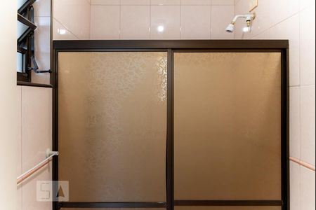 Casa à venda com 250m², 6 quartos e 4 vagasBanheiro 2