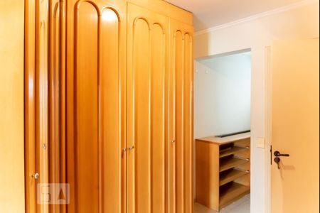Casa à venda com 250m², 6 quartos e 4 vagasCloset da suíte