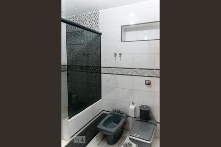 Casa à venda com 250m², 6 quartos e 4 vagasBanheiro da Suite