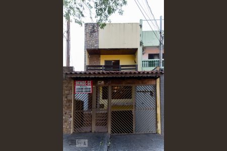 Casa à venda com 250m², 6 quartos e 4 vagasFachada