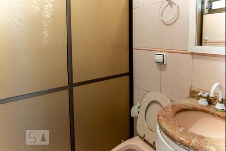 Casa à venda com 250m², 6 quartos e 4 vagasBanheiro 2