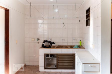 Casa à venda com 250m², 6 quartos e 4 vagasÁrea de Serviço 1