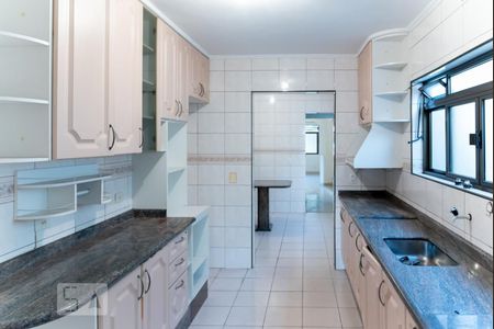 Casa à venda com 250m², 6 quartos e 4 vagasCozinha