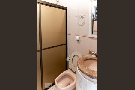 Casa à venda com 250m², 6 quartos e 4 vagasBanheiro 2