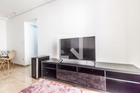 Sala de TV de apartamento para alugar com 2 quartos, 68m² em Jardim Tupanci, Barueri