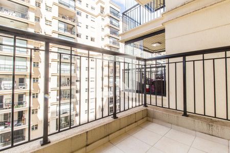 Varanda de apartamento para alugar com 2 quartos, 68m² em Jardim Tupanci, Barueri