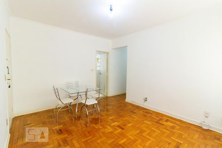 Apartamento à venda com 80m², 2 quartos e sem vaga Apartamento à venda com 80m², 2 quartos e sem vagaSala