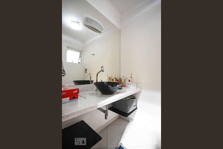 Lavabo de casa à venda com 3 quartos, 305m² em Jardim Monte Kemel, São Paulo