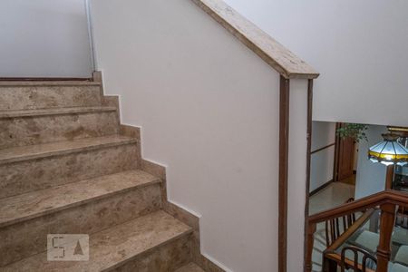 Escada de casa à venda com 3 quartos, 150m² em Santa Teresinha, São Paulo